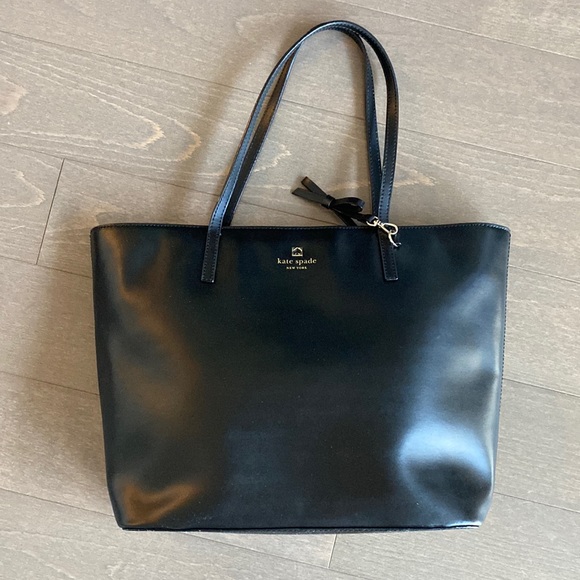 kate spade Handbags - Kate Spade Tote Bag
